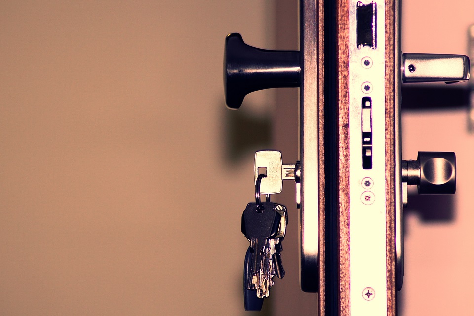 Installing High-Security Locks In Apartment Units